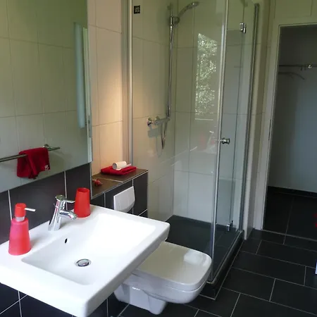 Ferienwohnung Stadtmitte, Kostenfreier Parkplatz, Ruhige Und Gruene Lage Chemnitz
